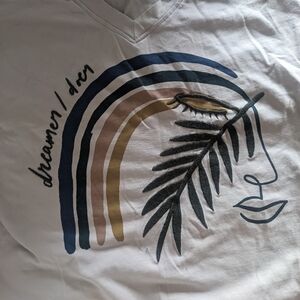 Sseko designs embroidered dreamer / doer shirt. Size women's small